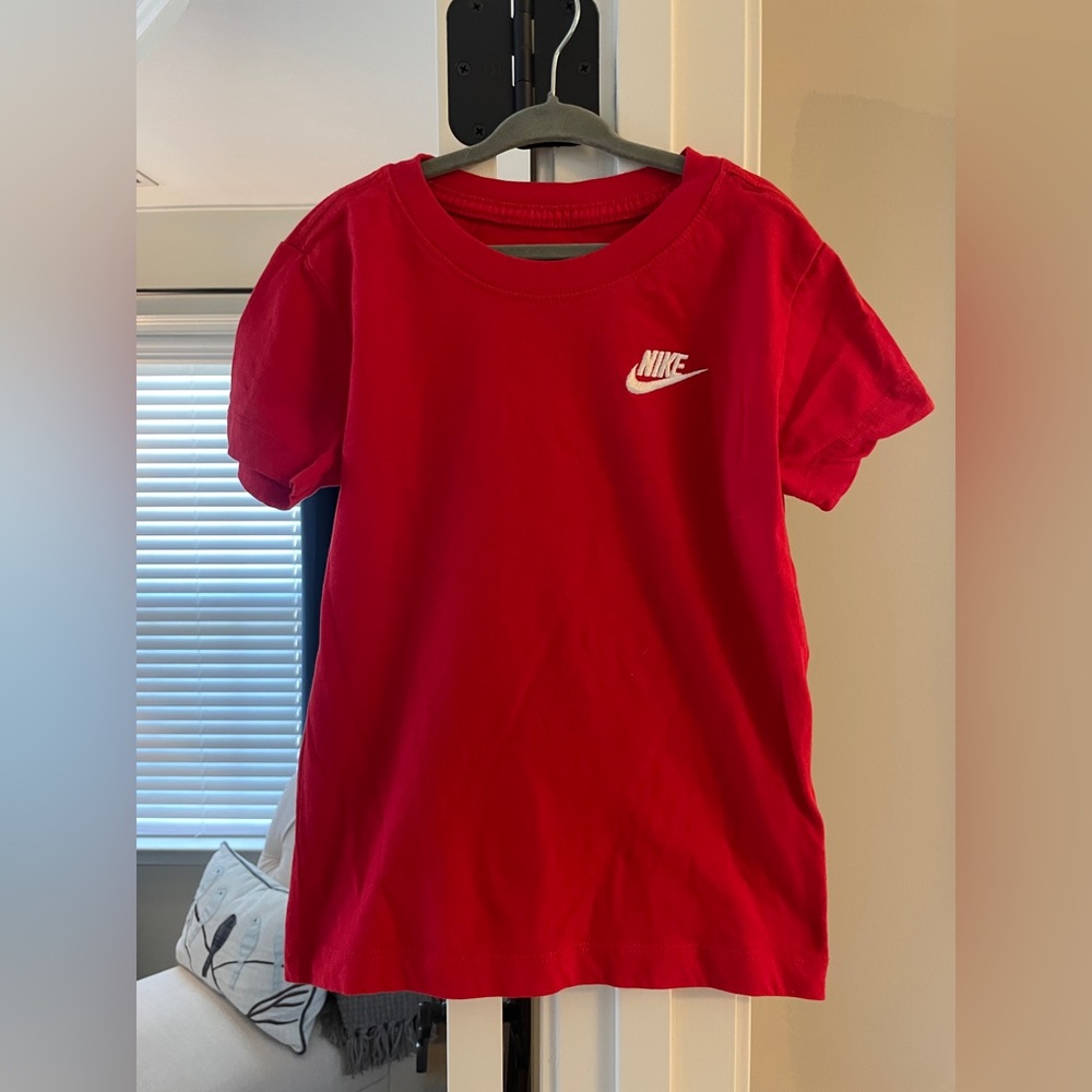 The Nike Tee - Youth XS